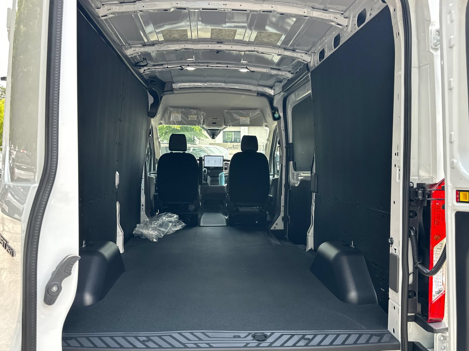 New 2026 Ford Transit 250 148 Medium Roof w/ Load Area Protection Package RWD image 18