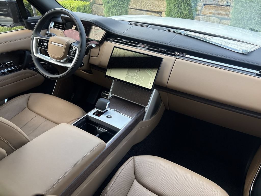 New 2026 Land Rover Range Rover Long Wheelbase SE AWD/4WD image 14