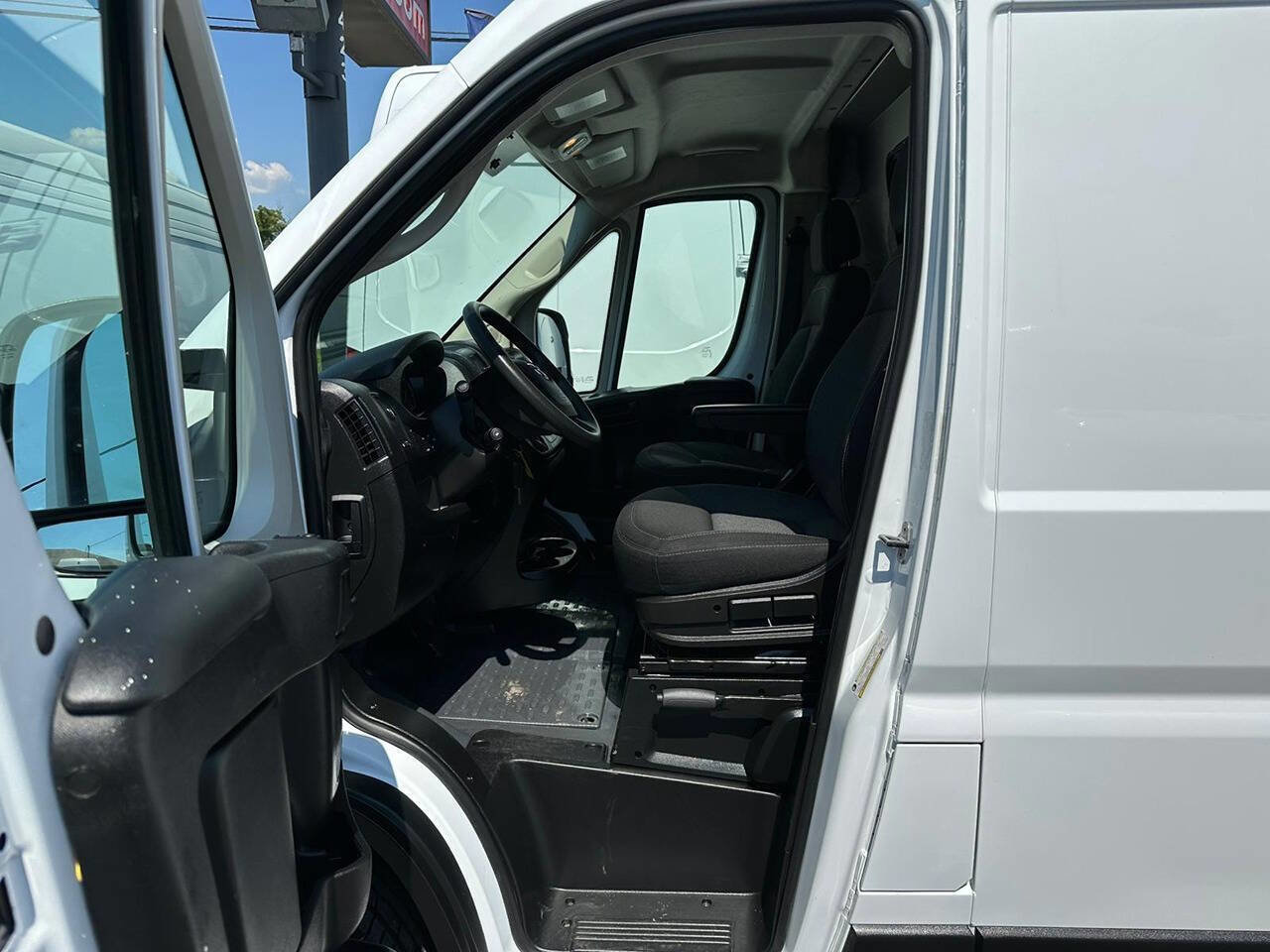 Used 2020 RAM ProMaster 2500 image 11