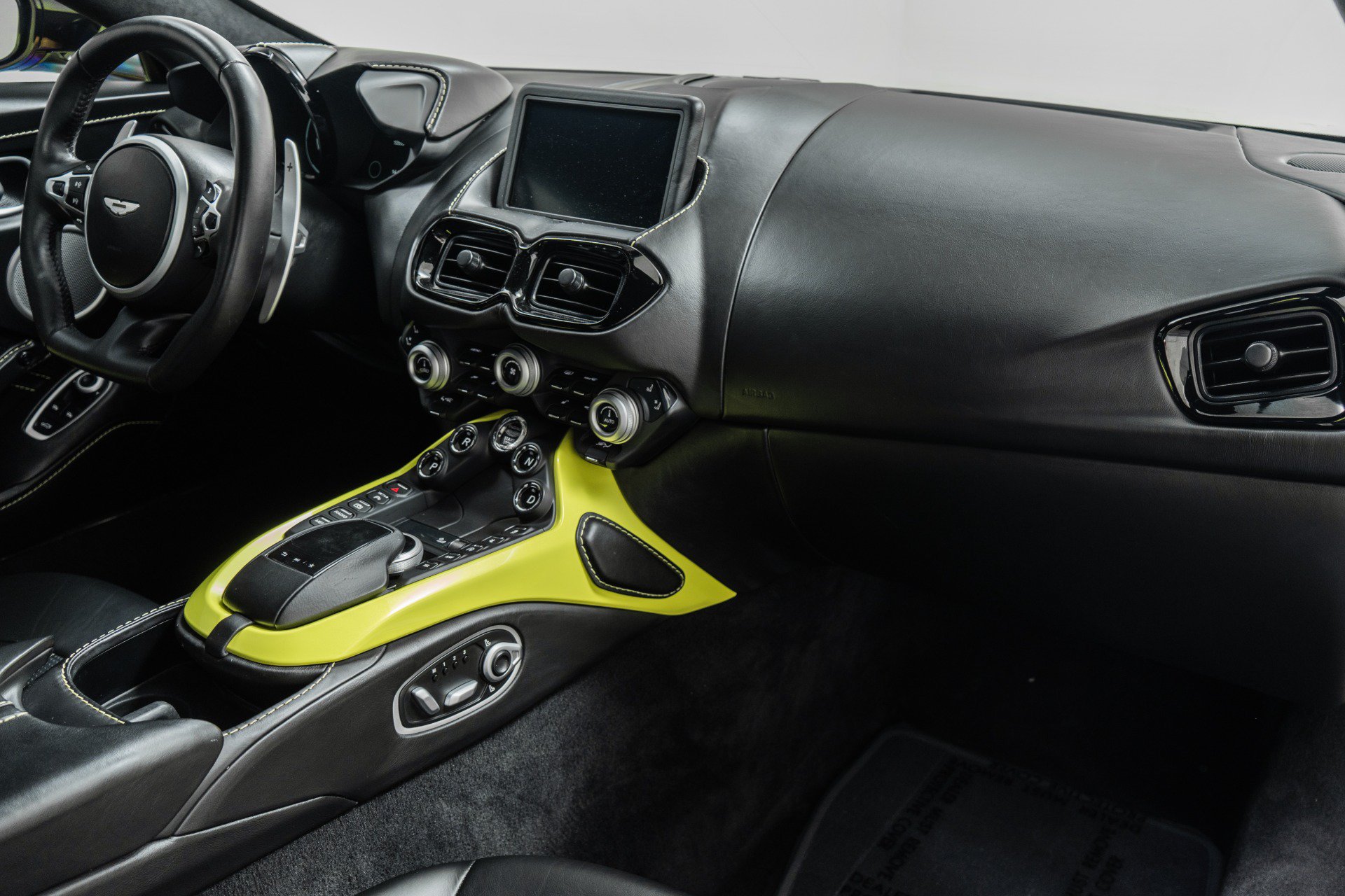 Used 2019 Aston Martin V8 Vantage Coupe RWD image 14