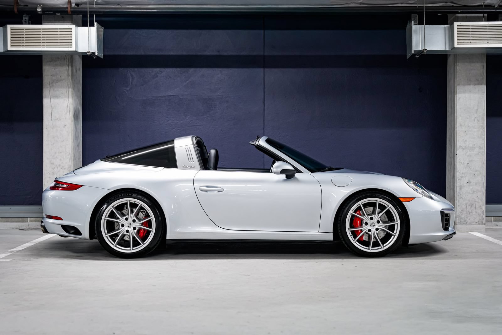 Used 2018 Porsche 911 Targa 4S AWD/4WD image 2