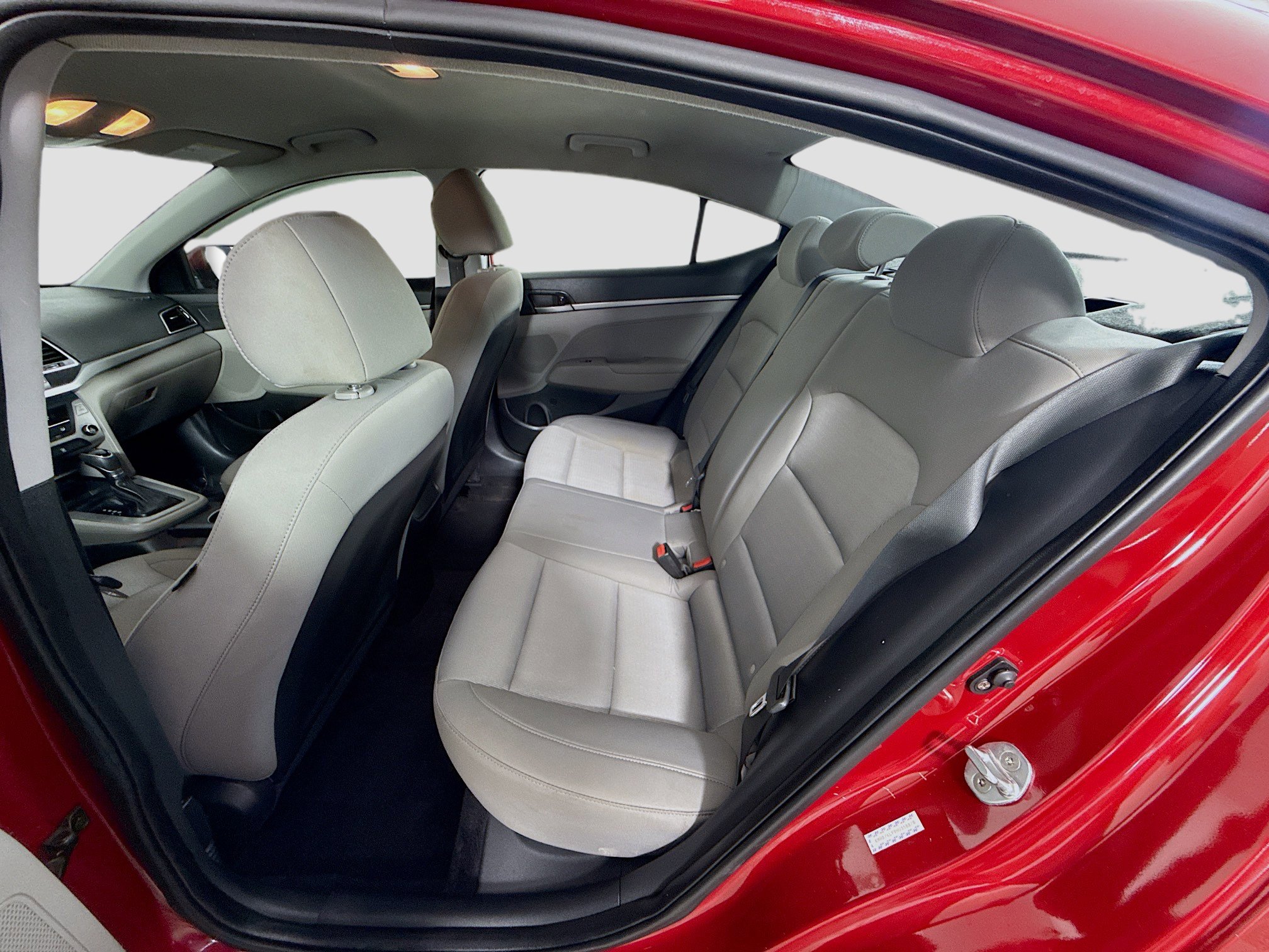 Used 2017 Hyundai Elantra SE image 24