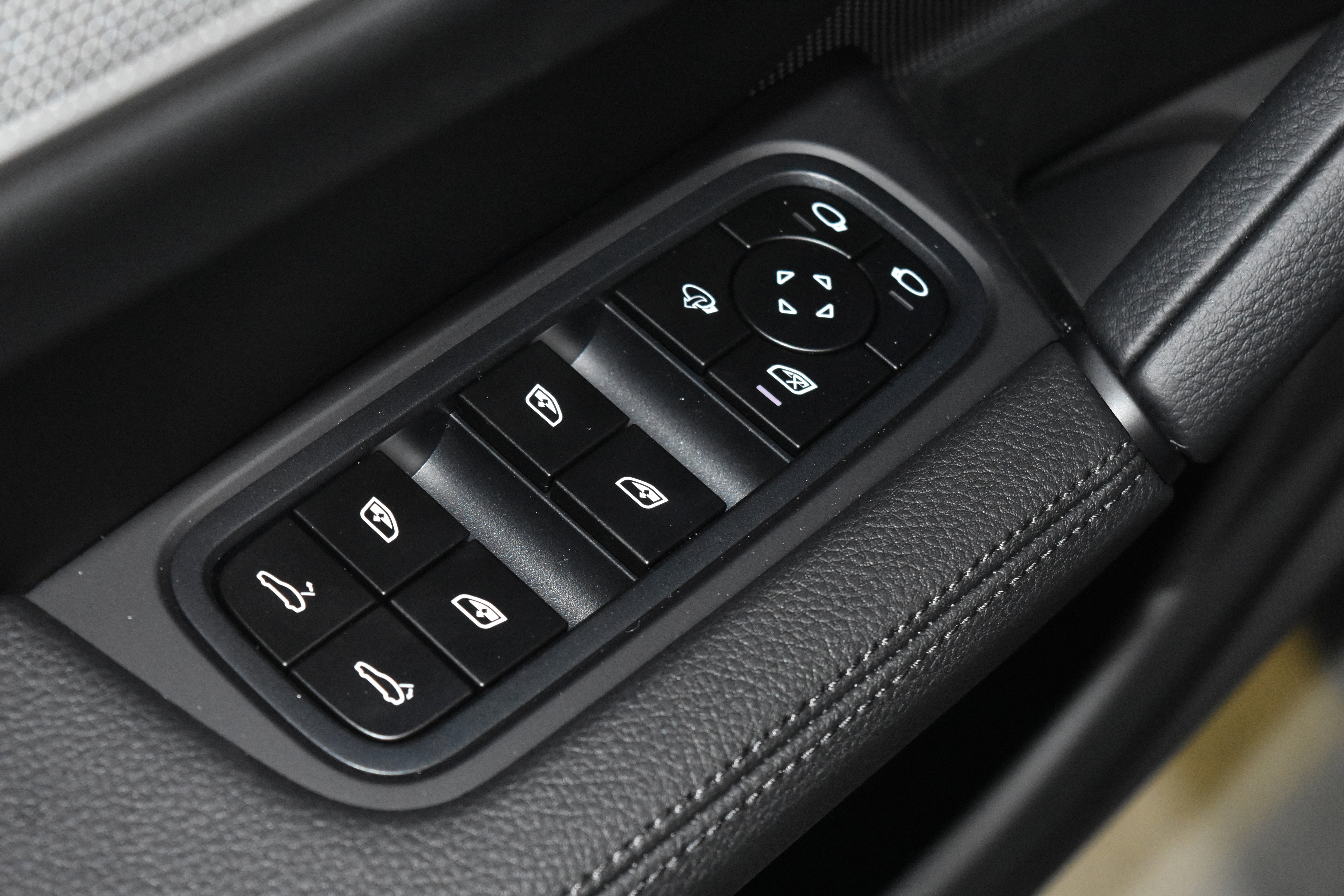 New 2026 Porsche Cayenne image 9