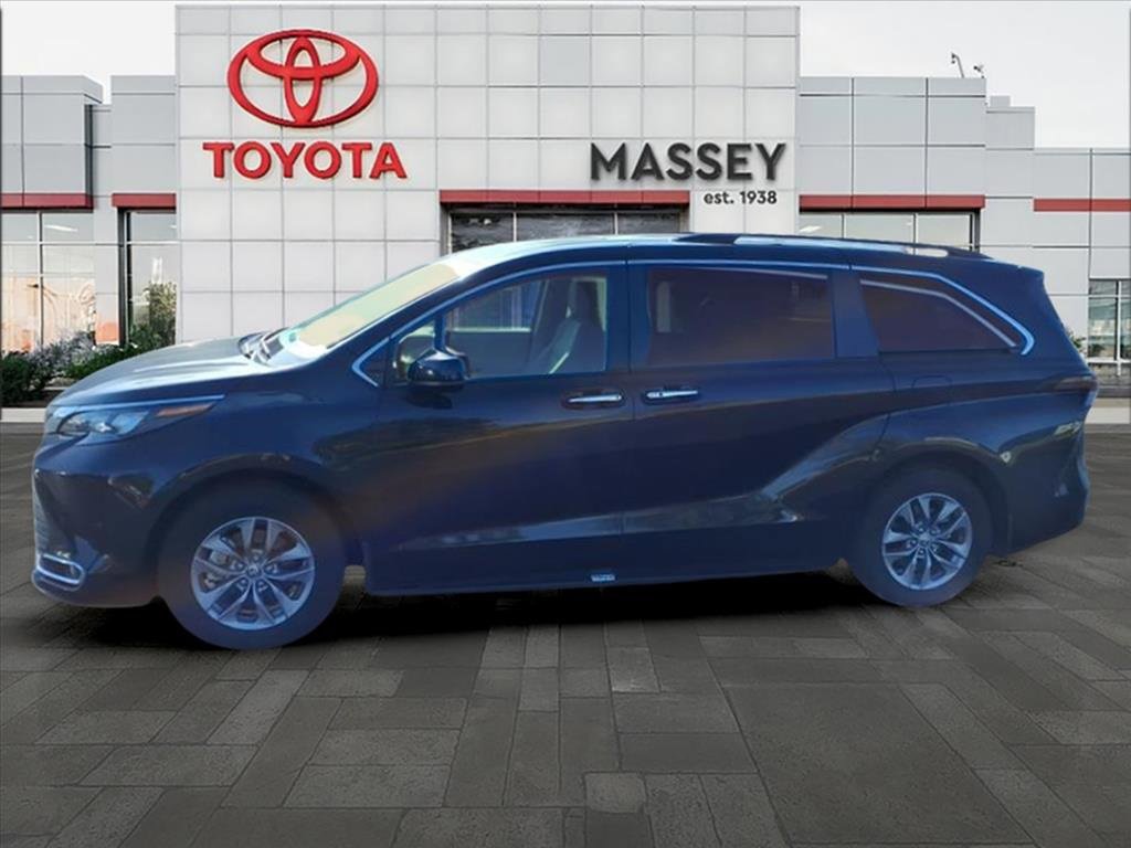 Used 2024 Toyota Sienna XLE image 29