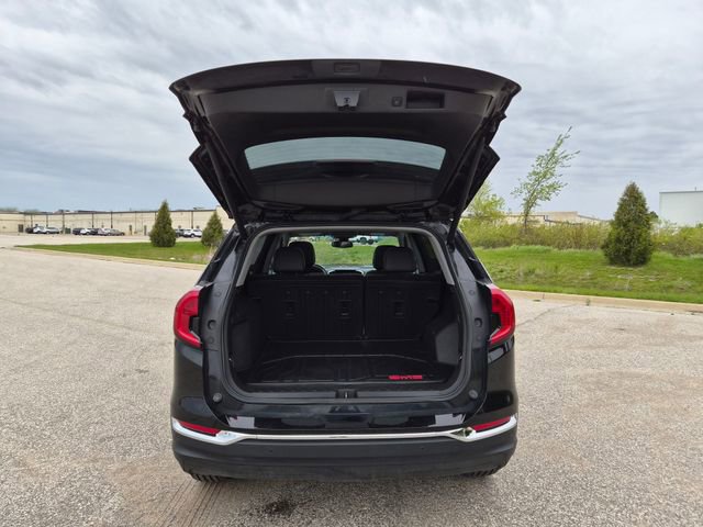 Used 2022 GMC Terrain SLT w/ Infotainment Package II AWD/4WD image 10