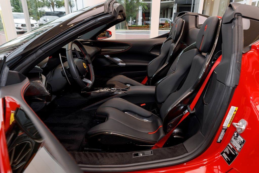 Used 2022 Ferrari SF90 Spider image 28