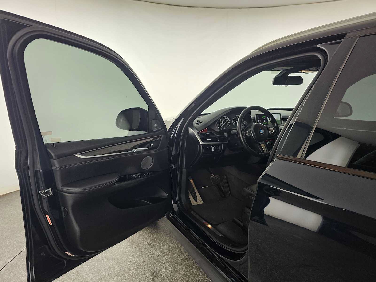 Used 2017 BMW X5 sDrive35i w/ M Sport Package RWD image 19