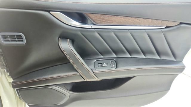 Used 2019 Maserati Ghibli S Q4 AWD/4WD image 25