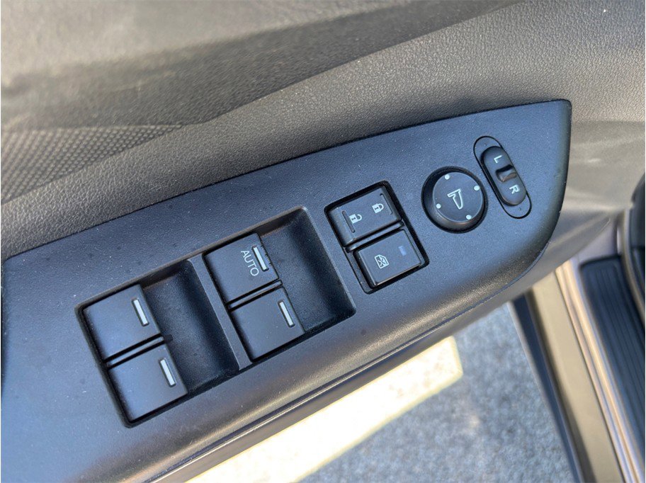 Used 2014 Honda CR-V LX image 14