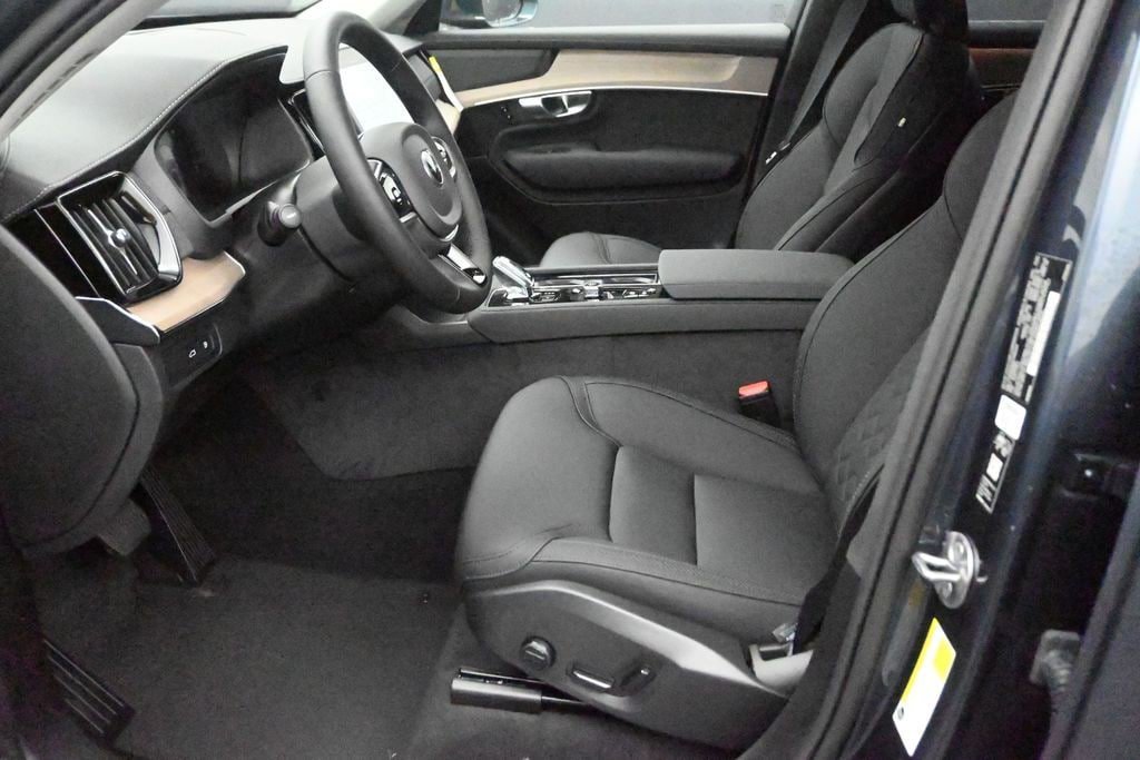 New 2026 Volvo XC90 T8 Plus AWD/4WD image 11