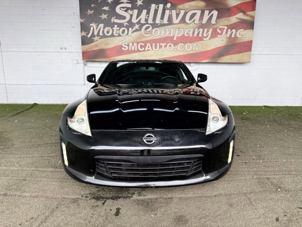 Used 2017 Nissan 370Z w/ Sport Package image 7
