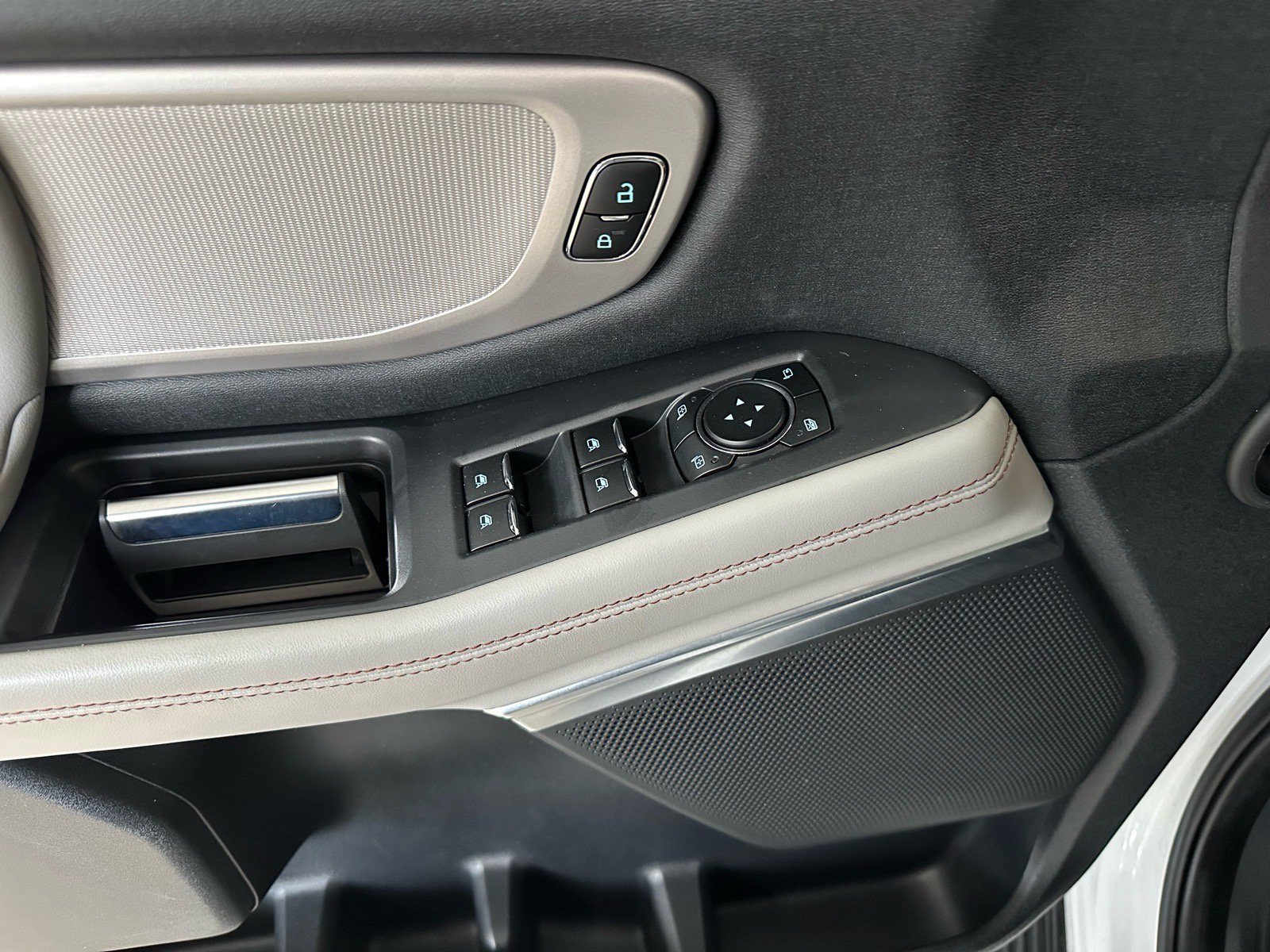 Certified 2025 Ford Expedition Max Active AWD/4WD image 34