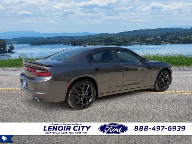 Used 2022 Dodge Charger SXT w/ Blacktop Package image 3