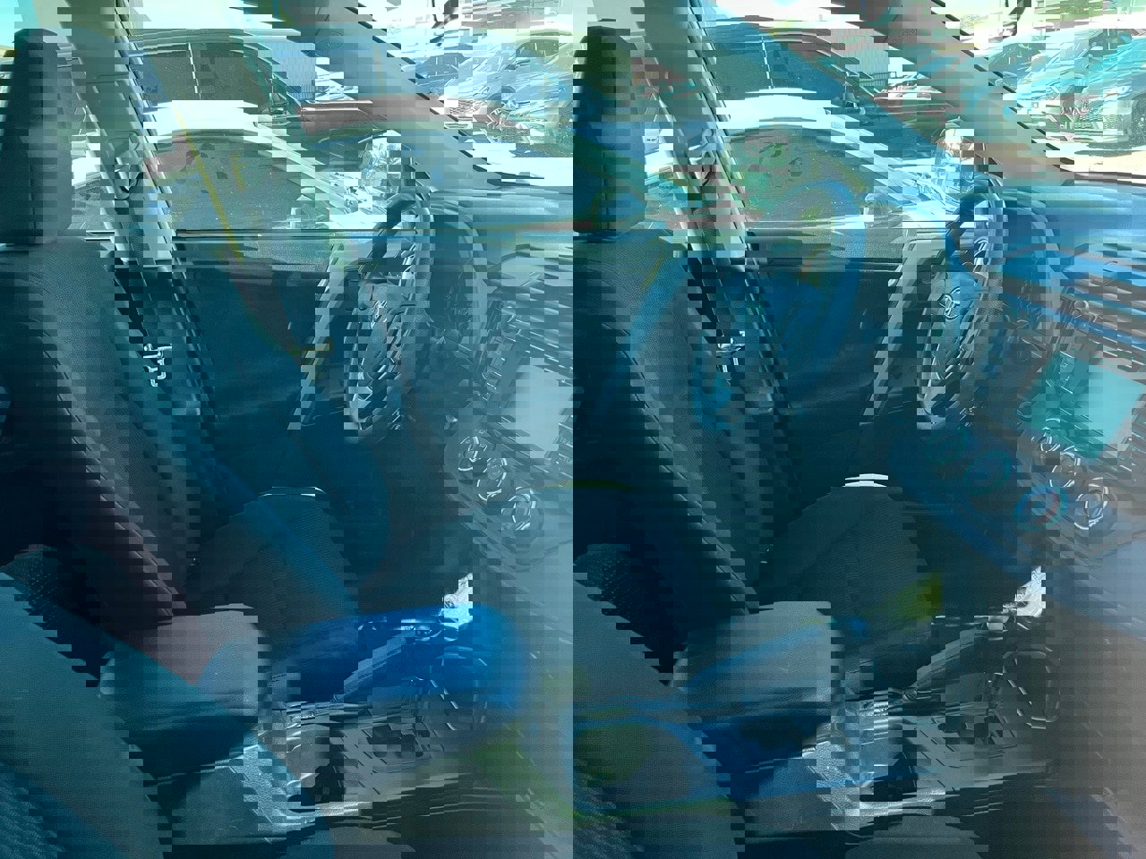 Used 2016 Toyota RAV4 LE image 7