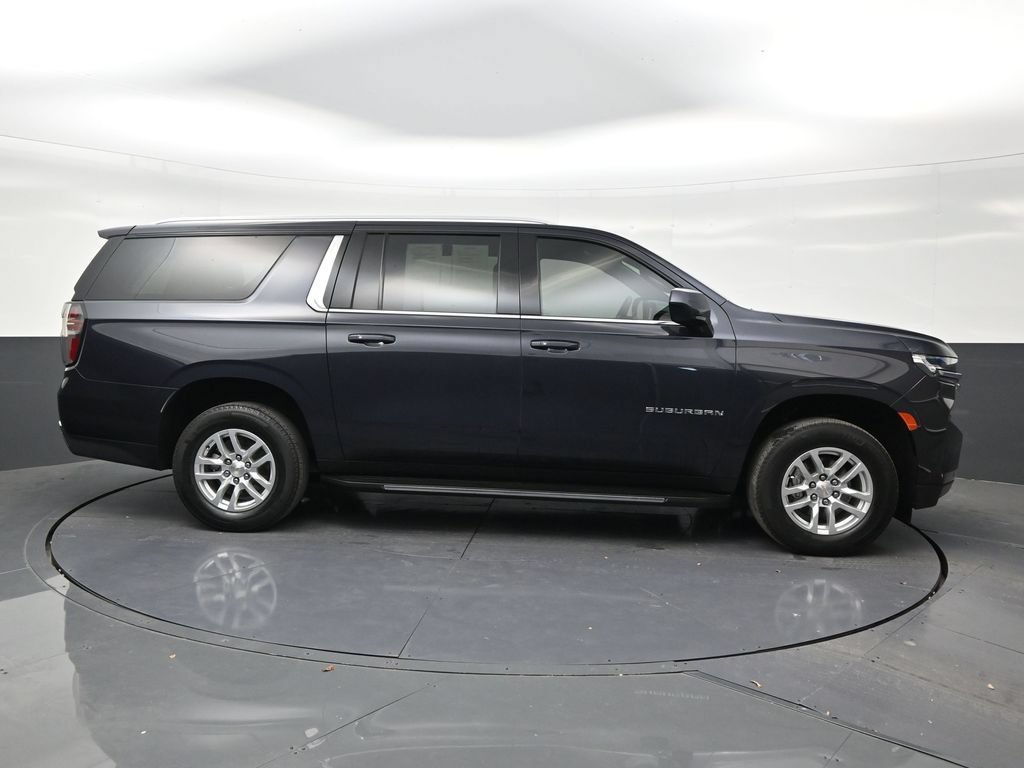 Used 2024 Chevrolet Suburban LS RWD image 6