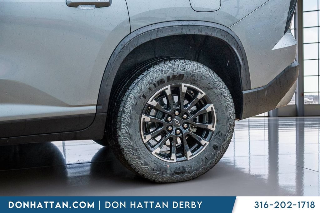 Used 2025 Chevrolet Traverse Z71 AWD/4WD image 39