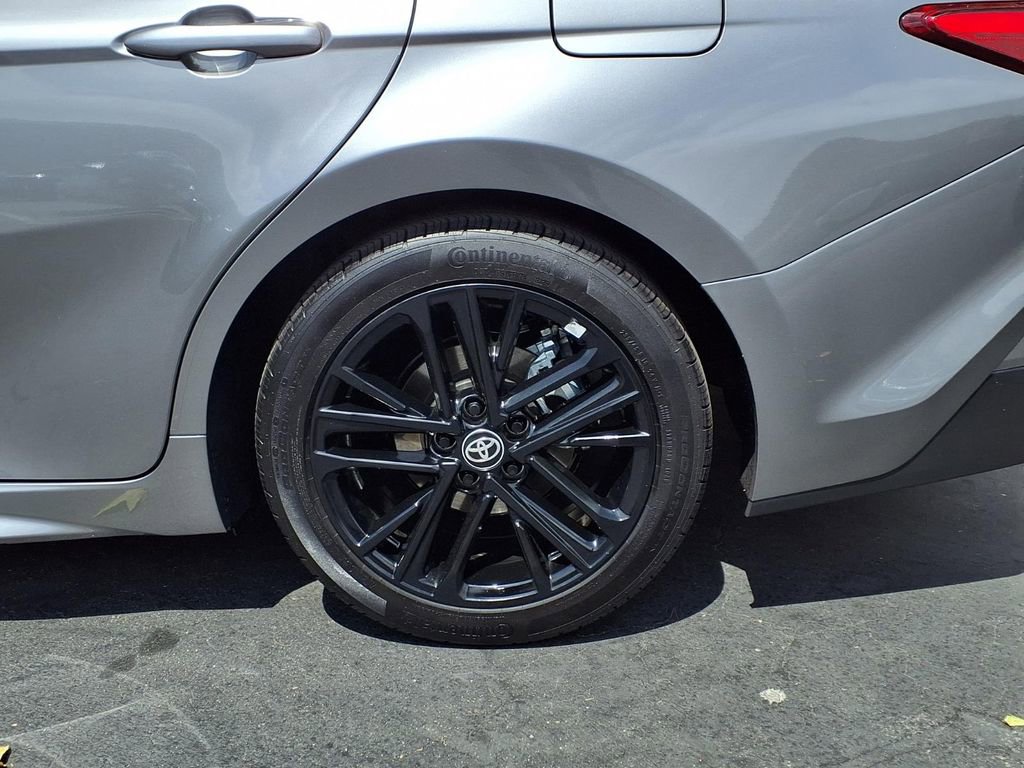 Used 2026 Toyota Camry SE FWD image 4