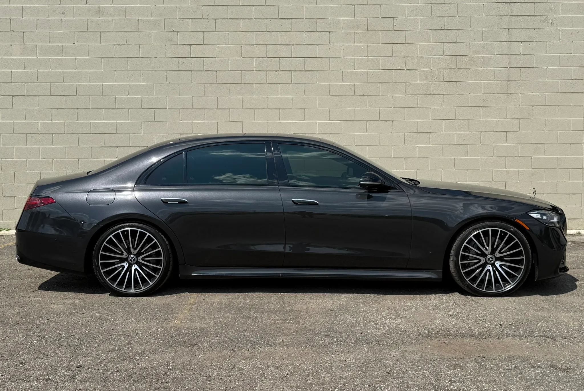Used 2023 Mercedes-Benz S 580 4MATIC Sedan w/ AMG Line image 11