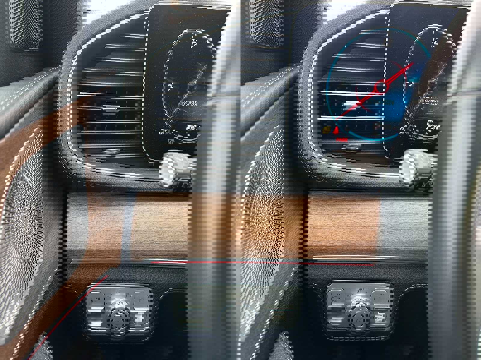 Used 2020 Mercedes-Benz GLE 450 4MATIC image 35