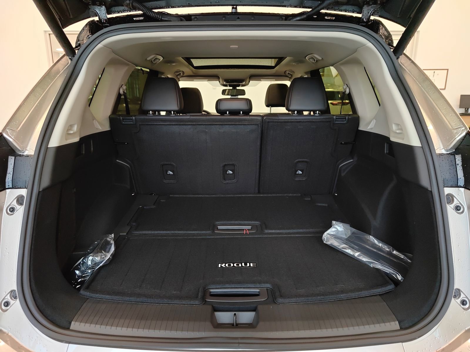 New 2026 Nissan Rogue Platinum image 15