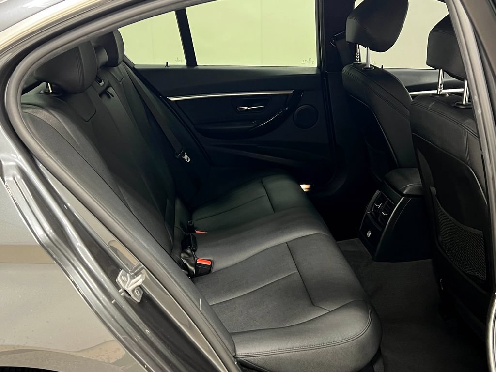 Used 2018 BMW 330e RWD image 33