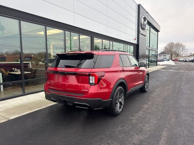 Used 2025 Ford Explorer ST-Line w/ Premium Package image 3