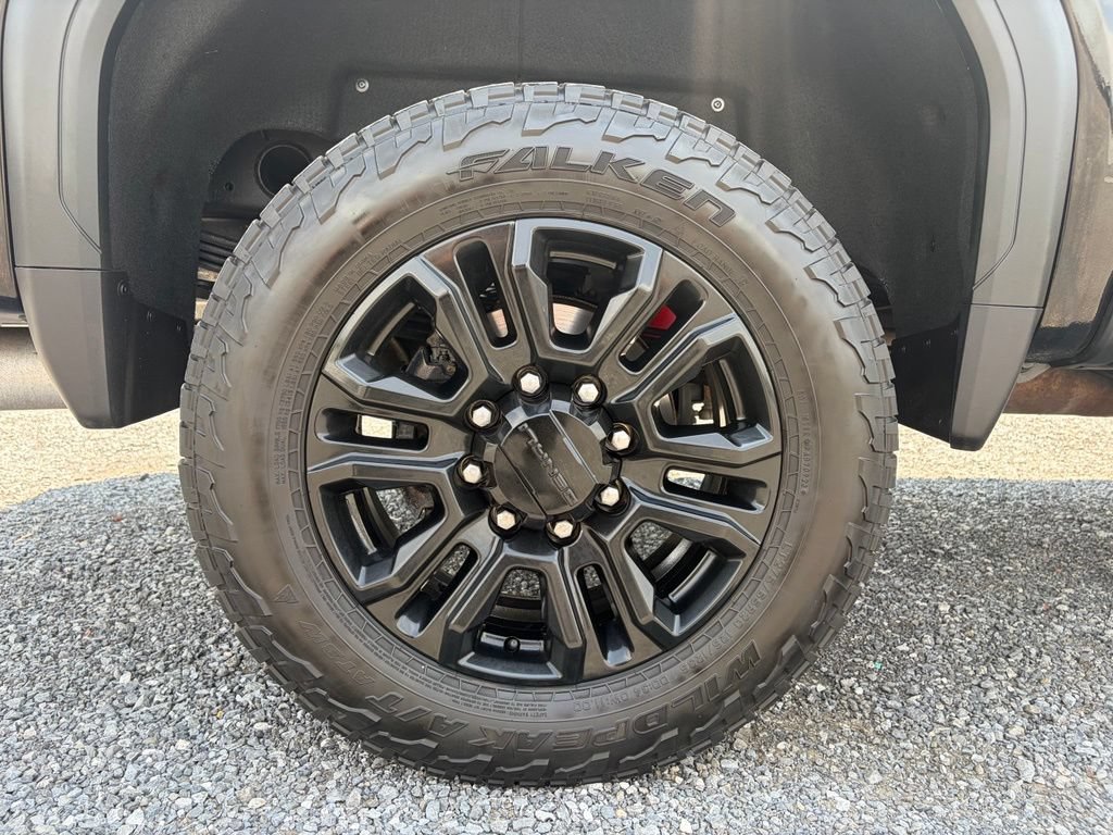 Used 2022 GMC Sierra 2500 Denali w/ Denali Black Diamond Edition AWD/4WD image 21