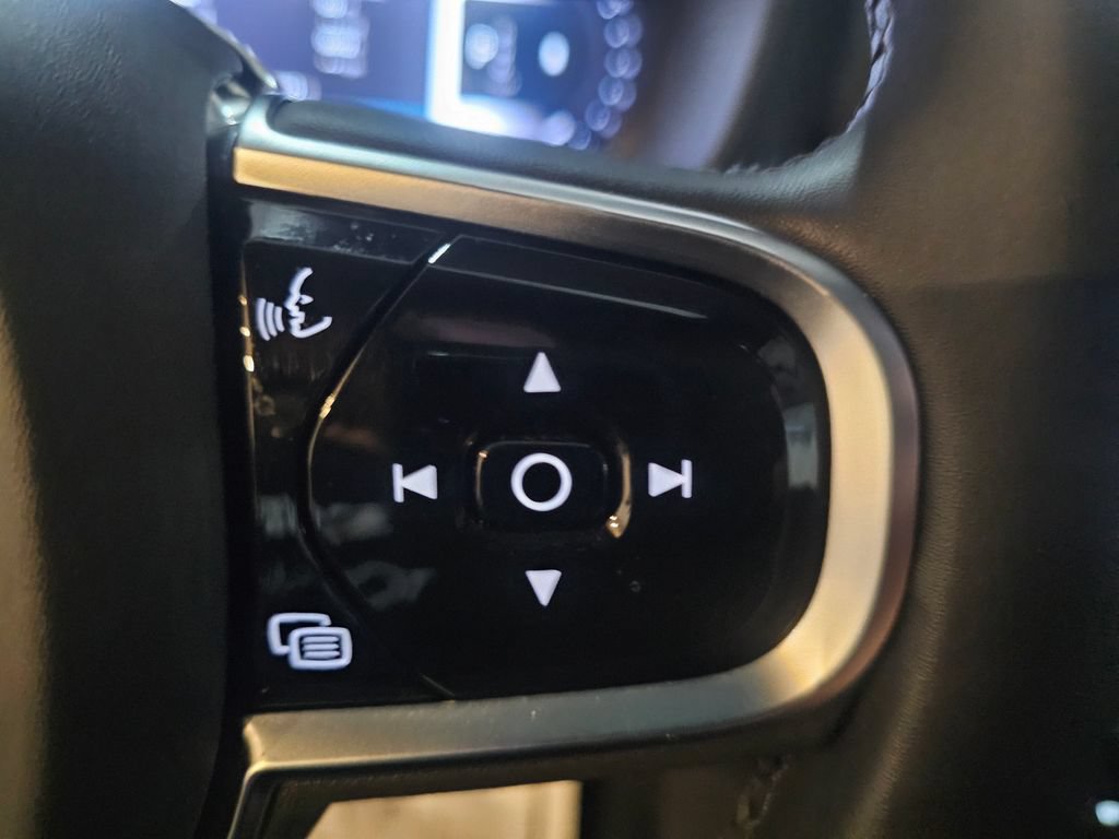 Certified 2023 Volvo XC60 B5 Plus w/ Climate Package AWD/4WD image 19