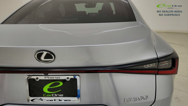 Used 2023 Lexus IS 300 w/ Premium Package RWD image 28