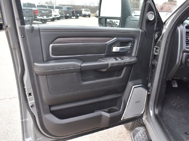New 2026 RAM 3500 Laramie AWD/4WD image 14