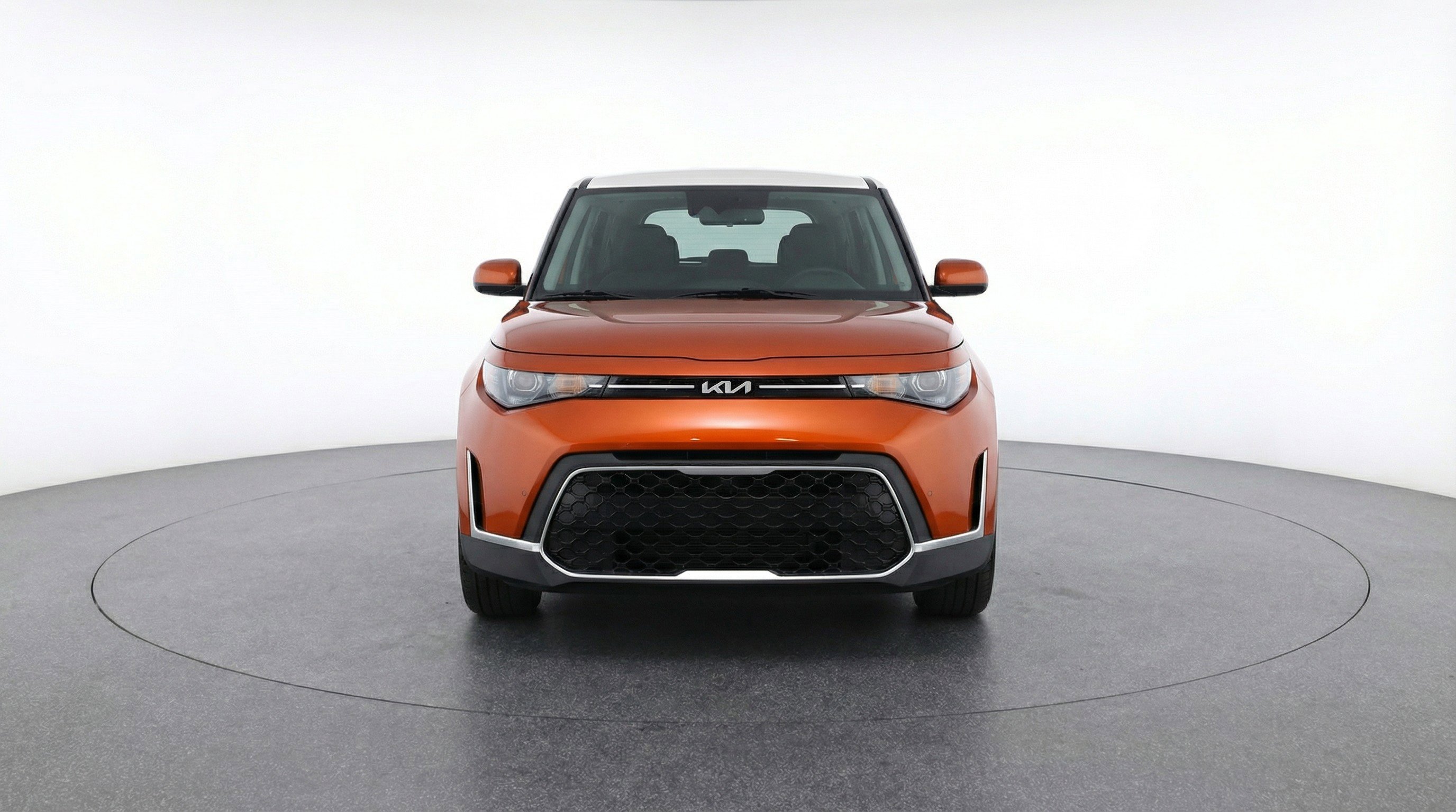 Used 2025 Kia Soul LX w/ LX Technology Package image 2