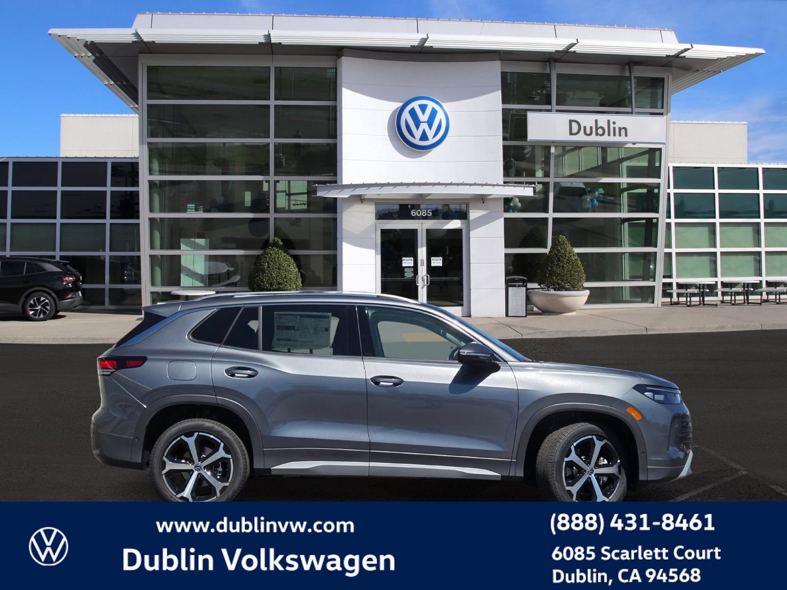 New 2026 Volkswagen Tiguan SE AWD/4WD image 3