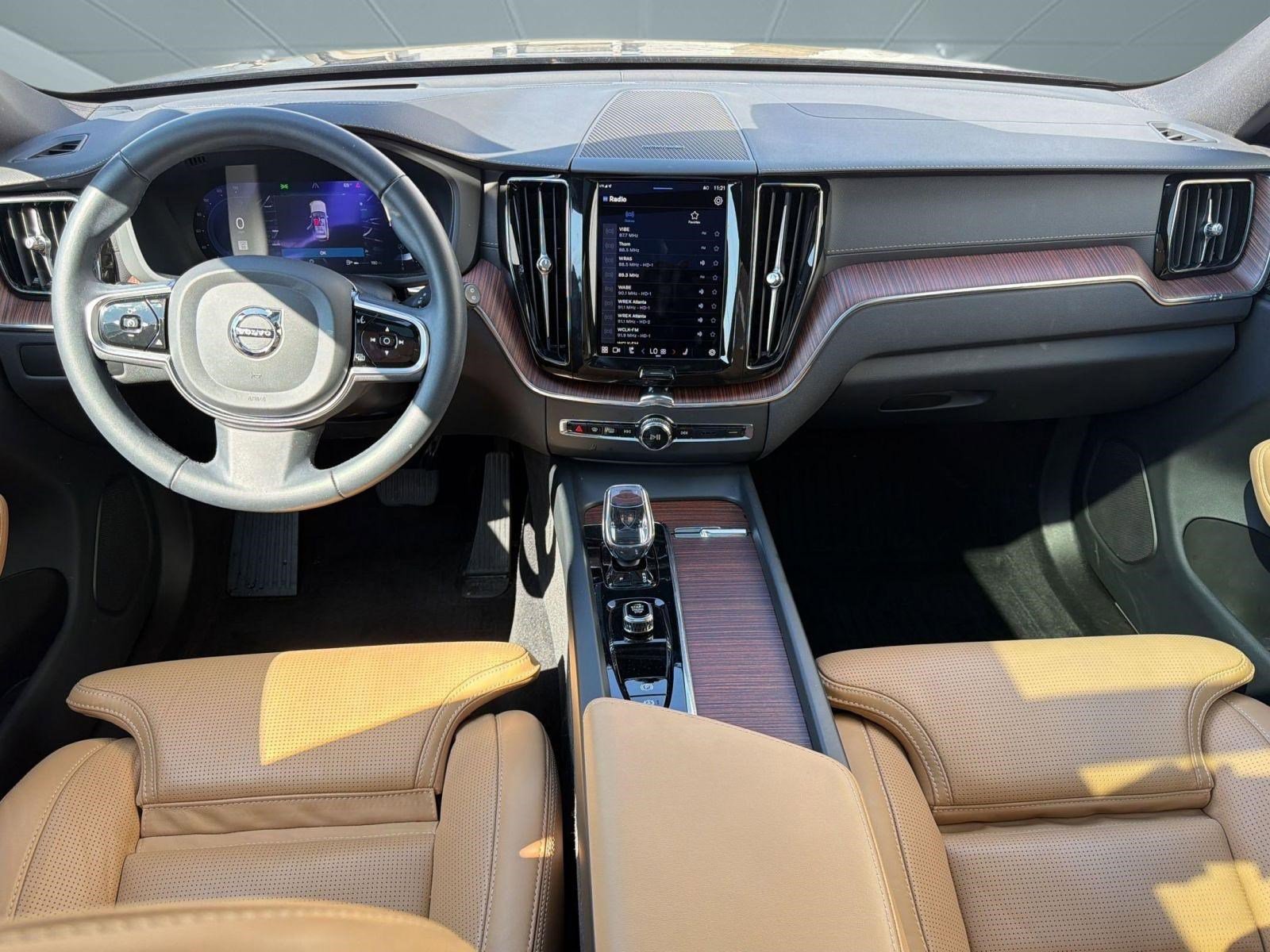 Used 2023 Volvo XC60 B5 Ultimate w/ Climate Package image 16