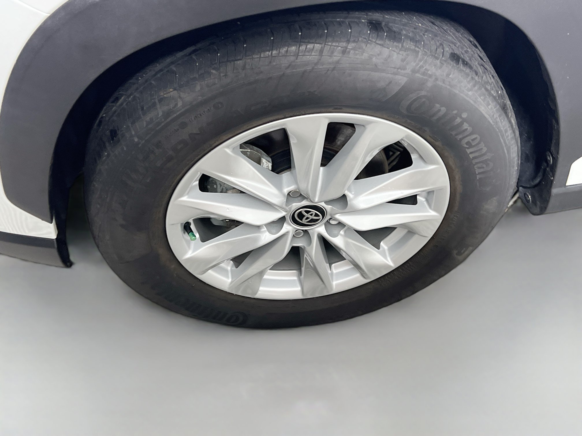 Used 2023 Toyota Corolla Cross LE AWD/4WD image 14