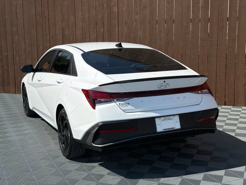 Used 2026 Hyundai Elantra Sport FWD image 15