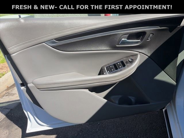 Used 2014 Chevrolet Impala LT w/ Convenience Package image 8