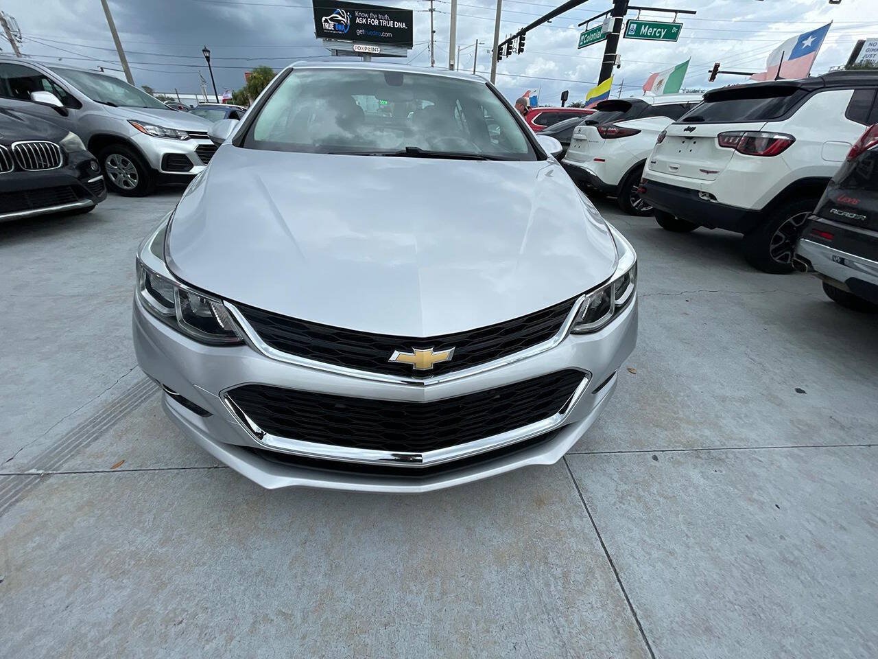 Used 2018 Chevrolet Cruze LS FWD image 1