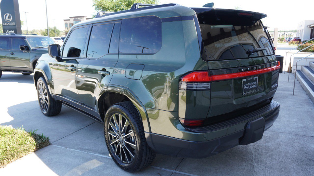 Used 2025 Lexus GX 550 w/ Accessory Package (2T) AWD/4WD image 7
