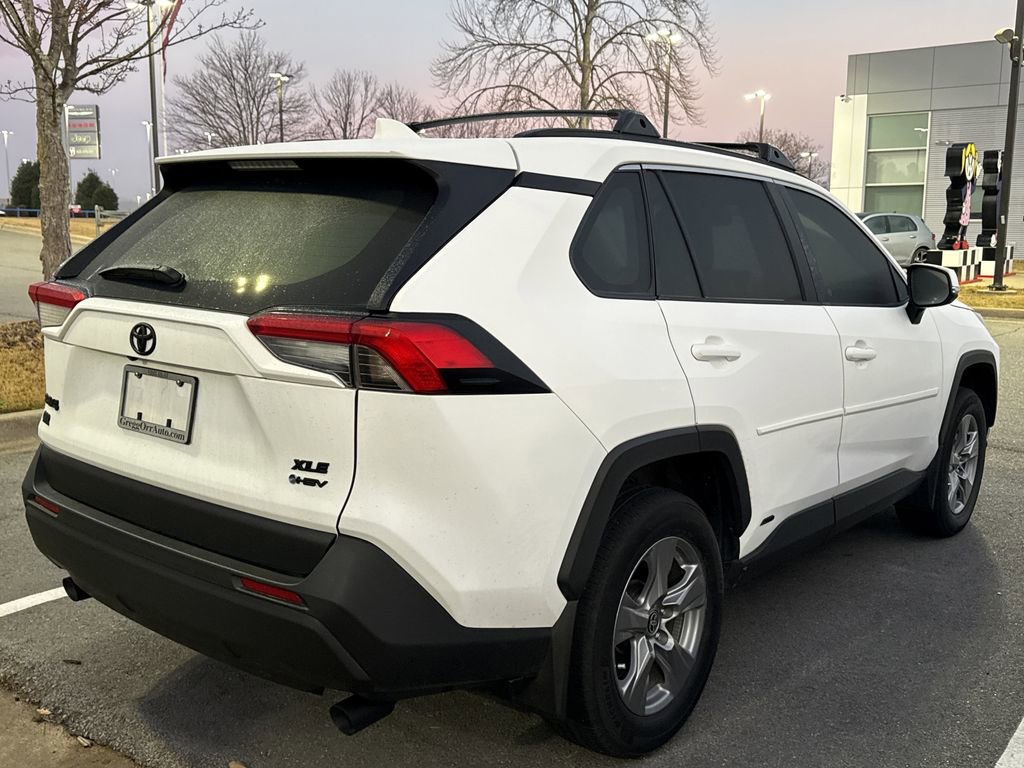Used 2025 Toyota RAV4 XLE image 4