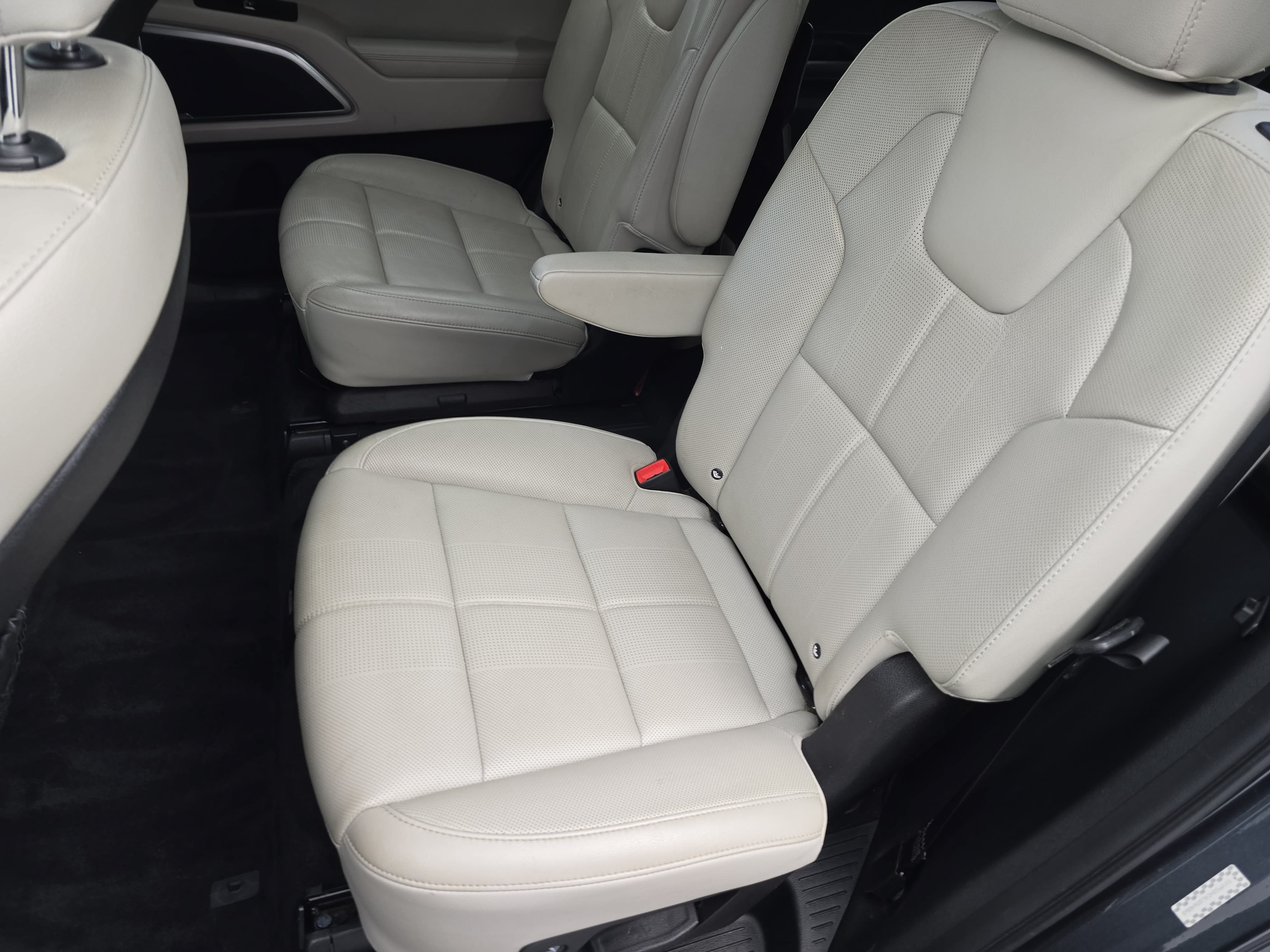 Used 2020 Kia Telluride SX w/ Towing Package AWD/4WD image 15
