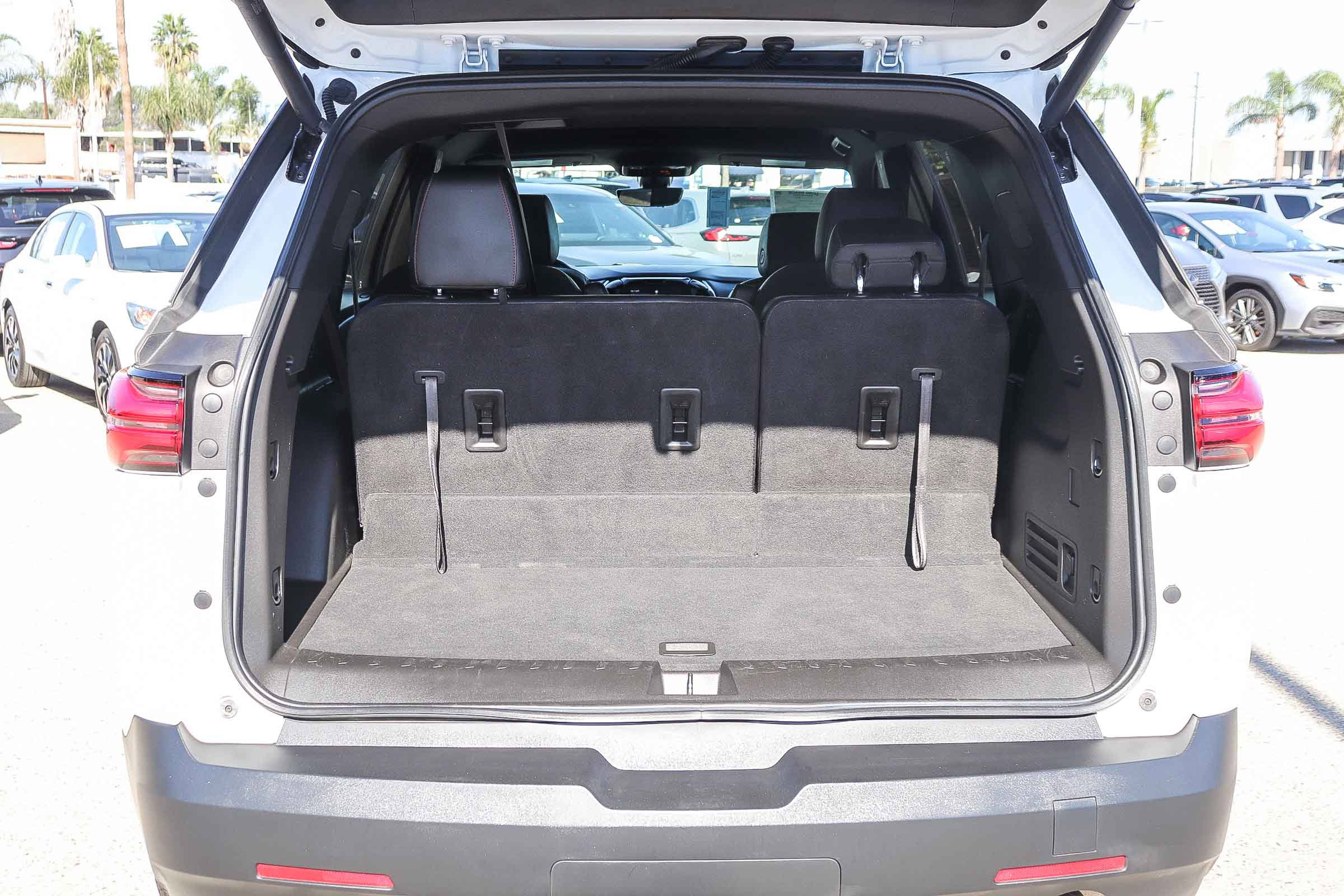 Used 2023 Chevrolet Traverse RS w/ LPO, Cargo Package image 27