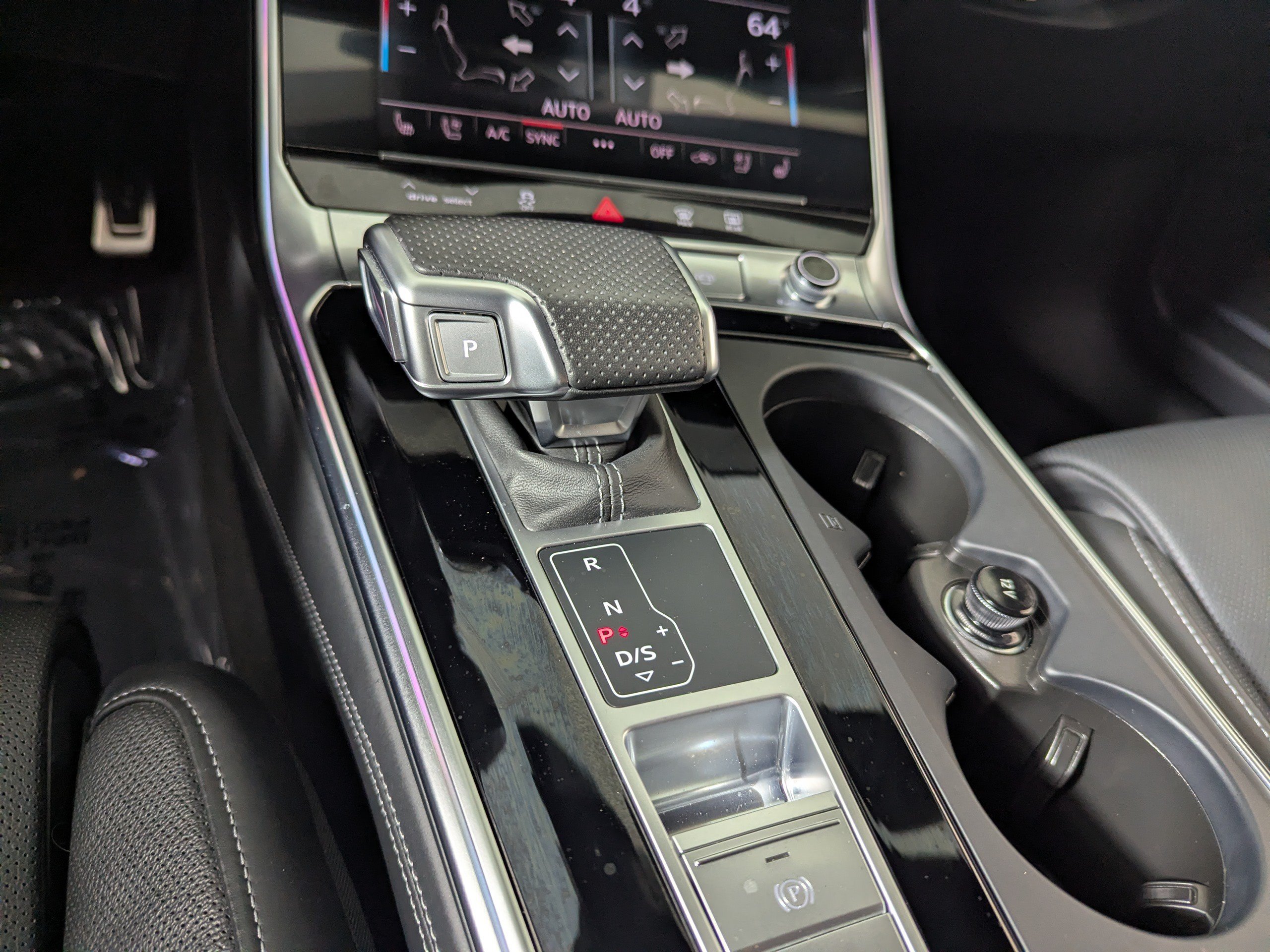 Certified 2025 Audi RS 6 performance w/ Black Optic Package AWD/4WD image 23
