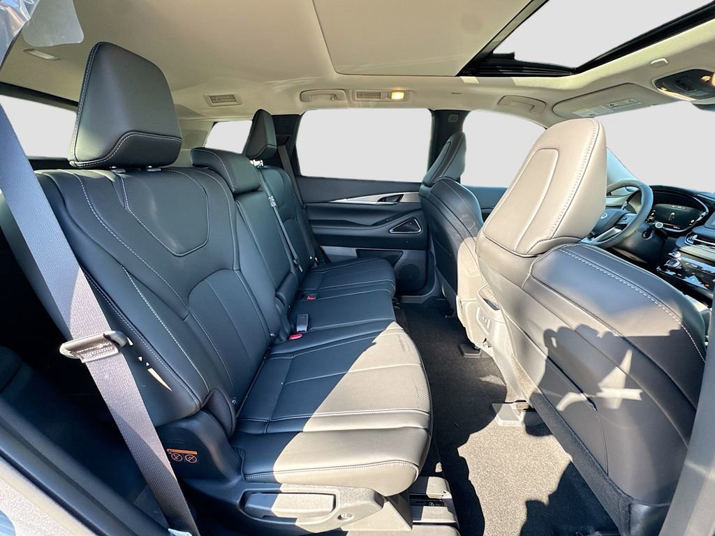 Certified 2026 INFINITI QX60 Luxe w/ Cargo Package FWD image 31
