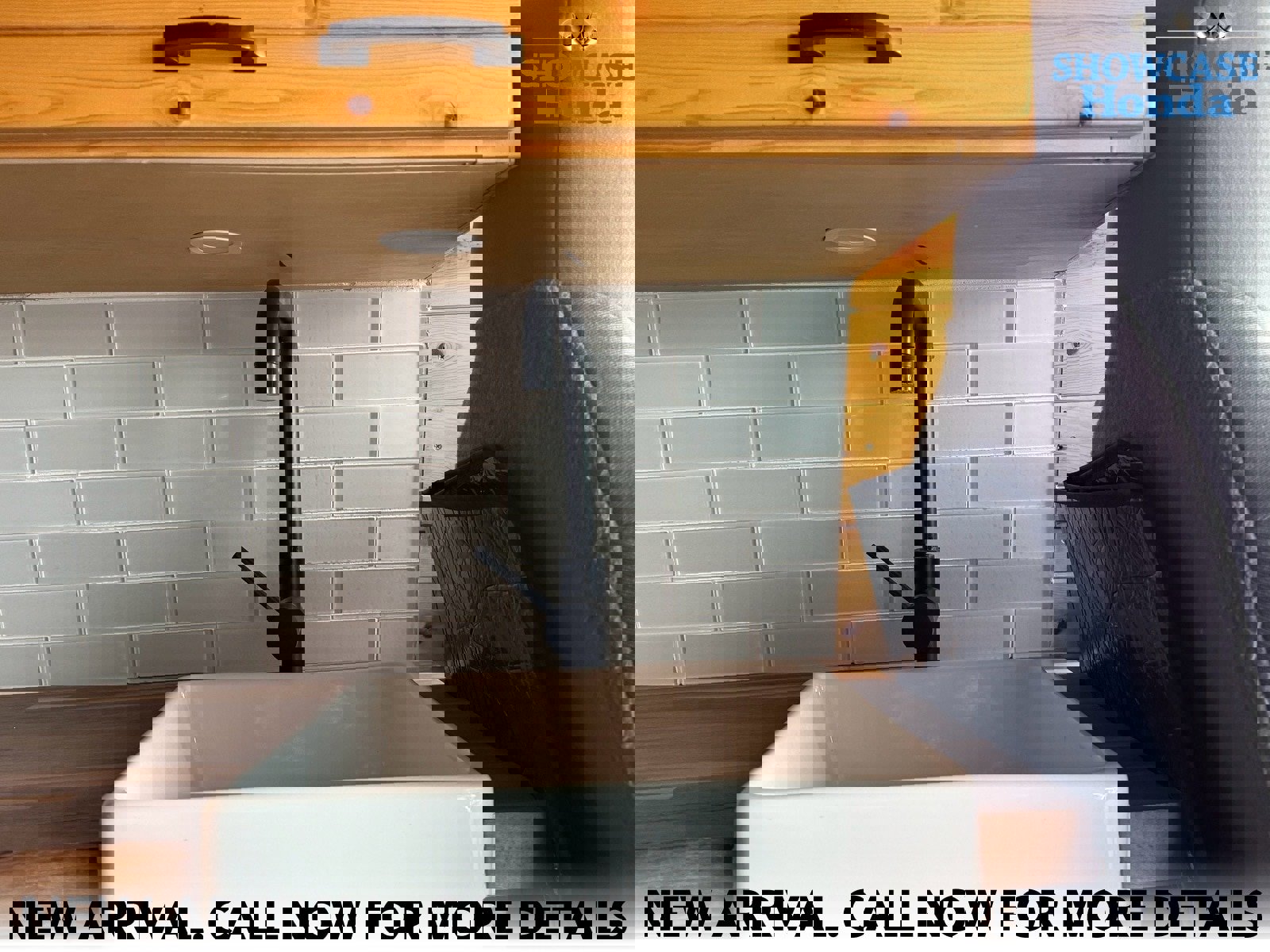 Used 2009 Ford E-350 and Econoline 350 Extended Wagon Super Duty image 16