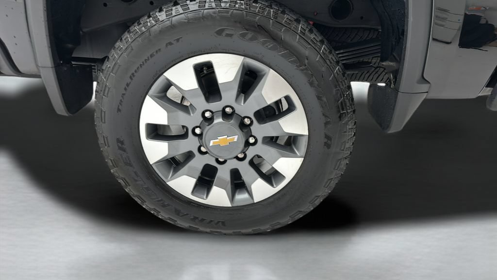 Used 2025 Chevrolet Silverado 2500 Custom w/ Custom Value Package AWD/4WD image 10