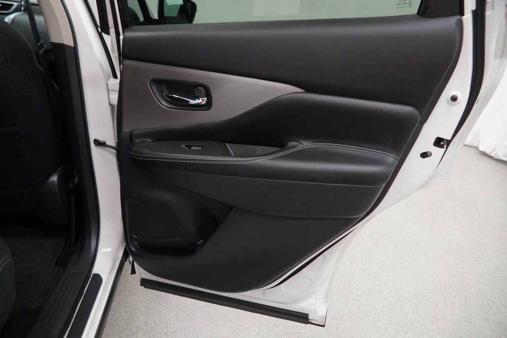 Used 2020 Nissan Murano S image 45