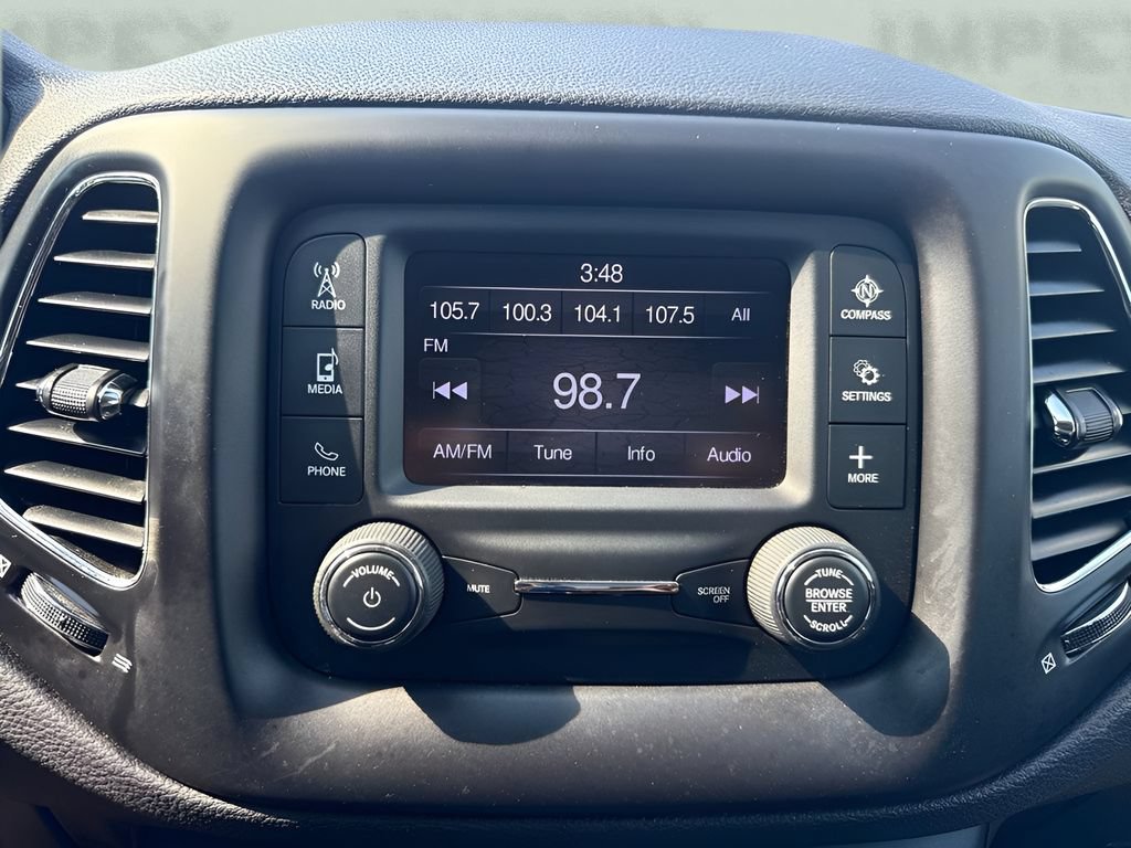 Used 2018 Jeep Compass Latitude w/ Cold Weather Group AWD/4WD image 11