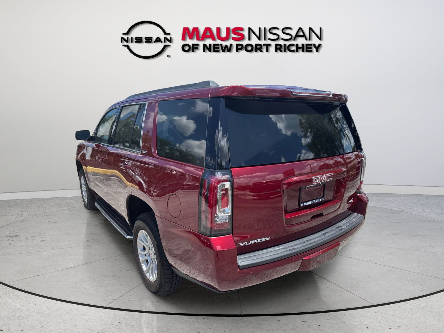 Used 2017 GMC Yukon SLT AWD/4WD image 5