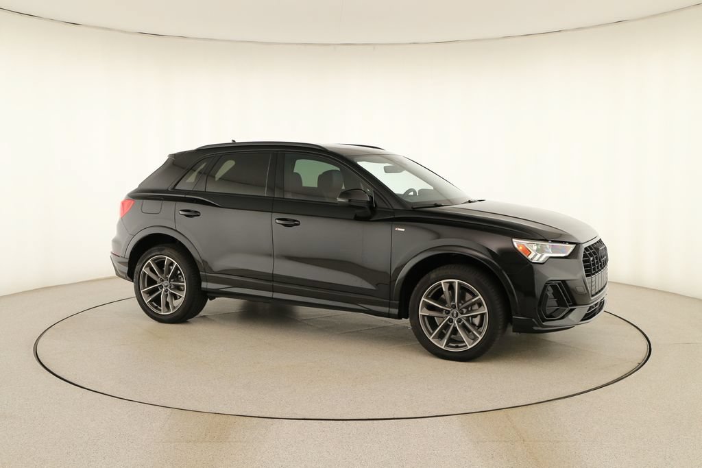 Used 2024 Audi Q3 2.0T Premium w/ Convenience Package AWD/4WD image 9
