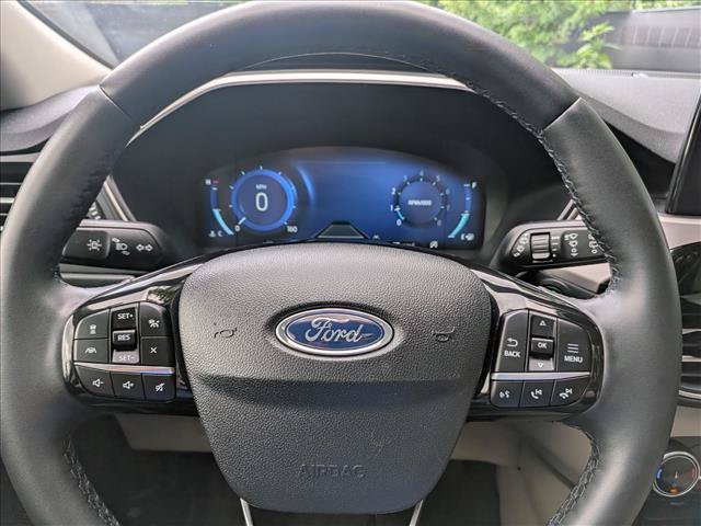 Used 2022 Ford Escape SEL w/ Technology Package AWD/4WD image 30